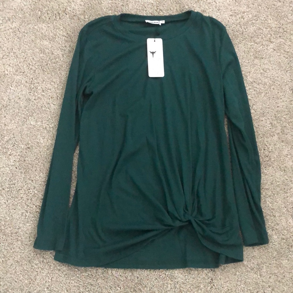 ❤️5 for $20❤️ Long sleeve side knit tee